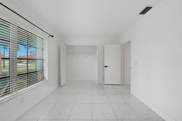 1443 SW 27th Ave E, Boynton Beach, FL 33426