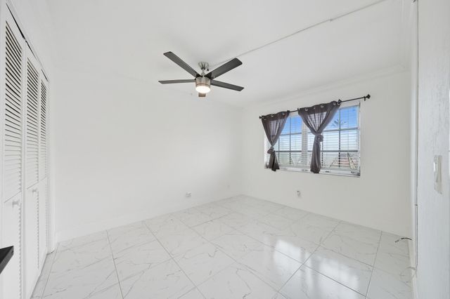 1443 SW 27th Ave E, Boynton Beach, FL 33426