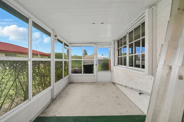 1443 SW 27th Ave E, Boynton Beach, FL 33426