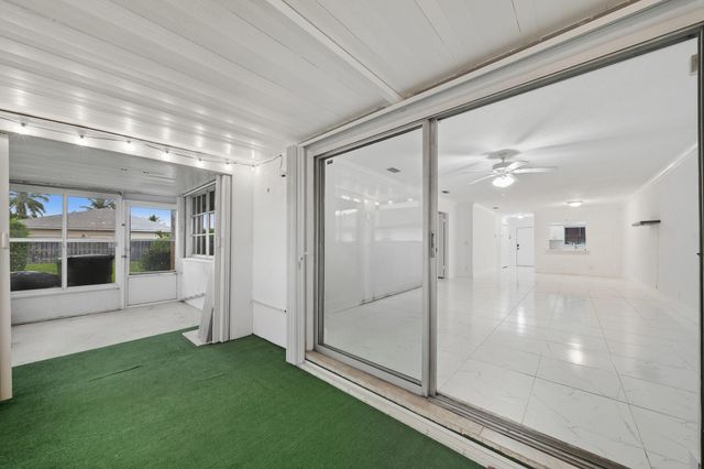 1443 SW 27th Ave E, Boynton Beach, FL 33426