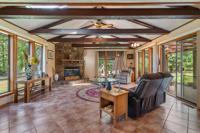 214 S Ross Maddox Rd, Pearcy, AR 71964