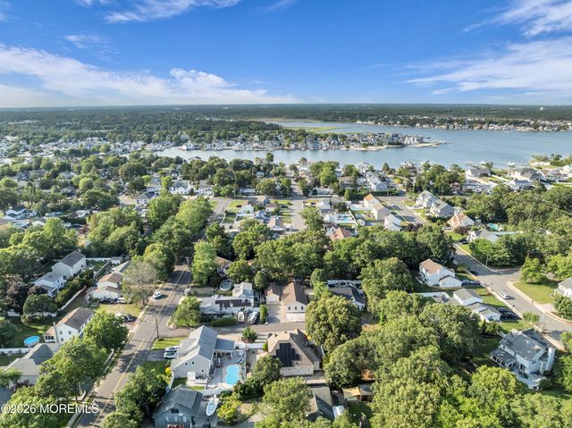176 Tilton Street, Toms River, NJ 08753
