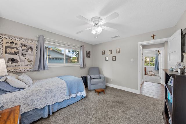 105 Texas Avenue, Hewitt, TX 76643
