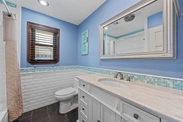 105 Texas Avenue, Hewitt, TX 76643
