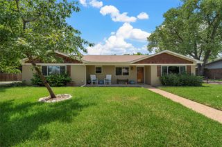 105 Texas Avenue, Hewitt, TX 76643