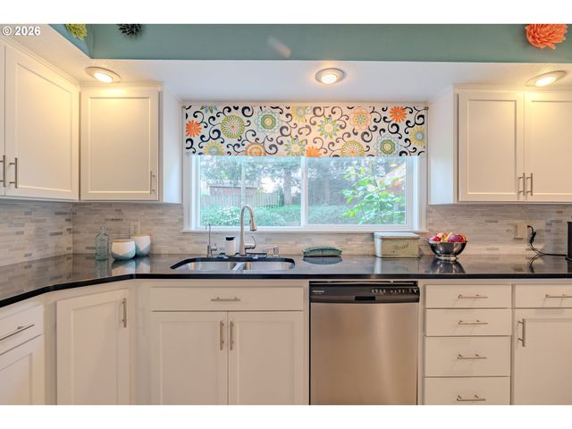 10702 Nw 13TH Pl, Vancouver, WA 98685