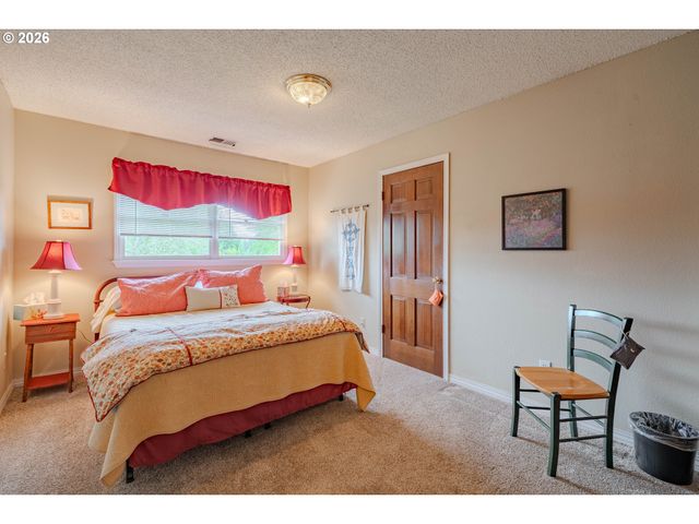 10702 Nw 13TH Pl, Vancouver, WA 98685