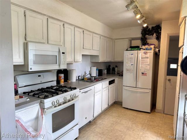 3935 Larchmont Street, Flint, MI 48532