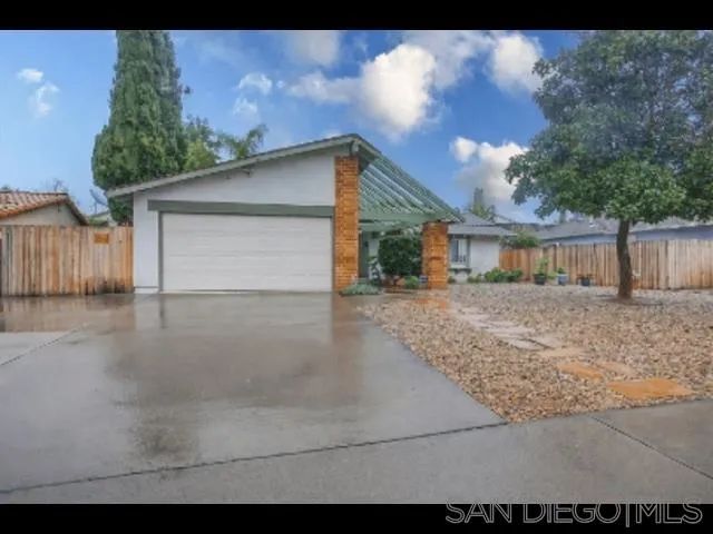 1140 Harding St, Escondido, CA 92027