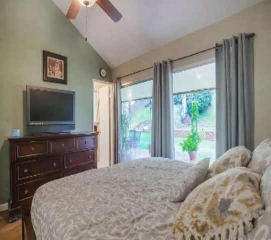 1140 Harding St, Escondido, CA 92027