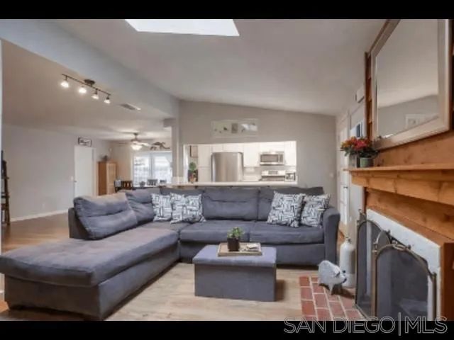 1140 Harding St, Escondido, CA 92027