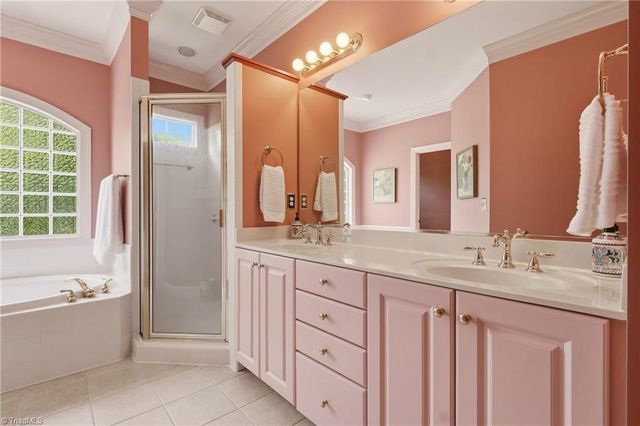 3569 Burnley Drive, Clemmons, NC 27012
