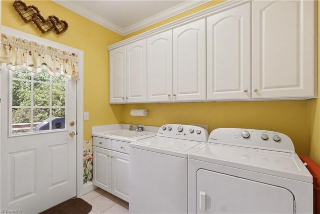 3569 Burnley Drive, Clemmons, NC 27012