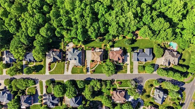 3569 Burnley Drive, Clemmons, NC 27012