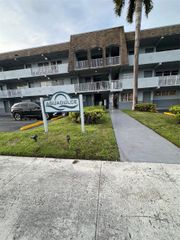 11195 SW 1st Street 314, Sweetwater, FL 33174