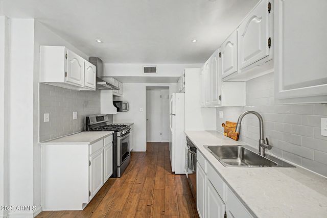 420 W CHEERY LYNN Road, Phoenix, AZ 85013