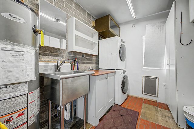 420 W CHEERY LYNN Road, Phoenix, AZ 85013