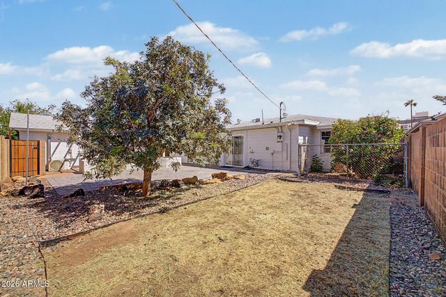 420 W CHEERY LYNN Road, Phoenix, AZ 85013
