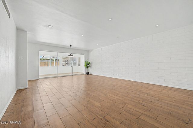420 W CHEERY LYNN Road, Phoenix, AZ 85013