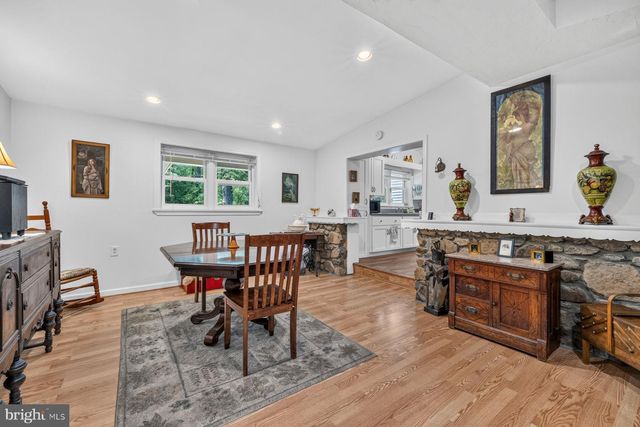 9383 ROGUES RD, Midland, VA 22728