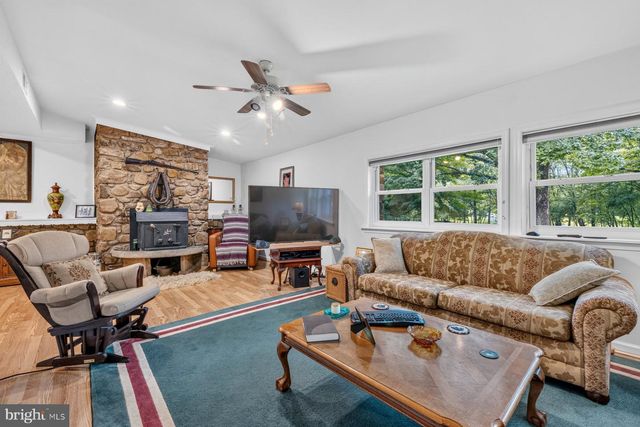 9383 ROGUES RD, Midland, VA 22728