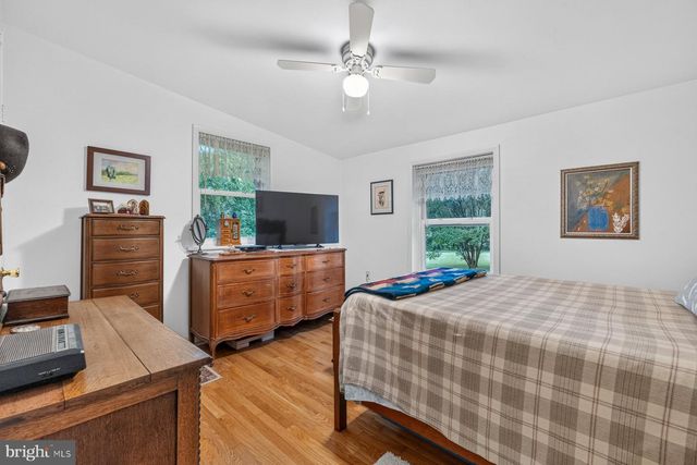 9383 ROGUES RD, Midland, VA 22728