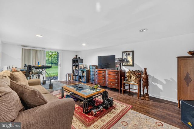 9383 ROGUES RD, Midland, VA 22728