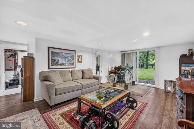9383 ROGUES RD, Midland, VA 22728