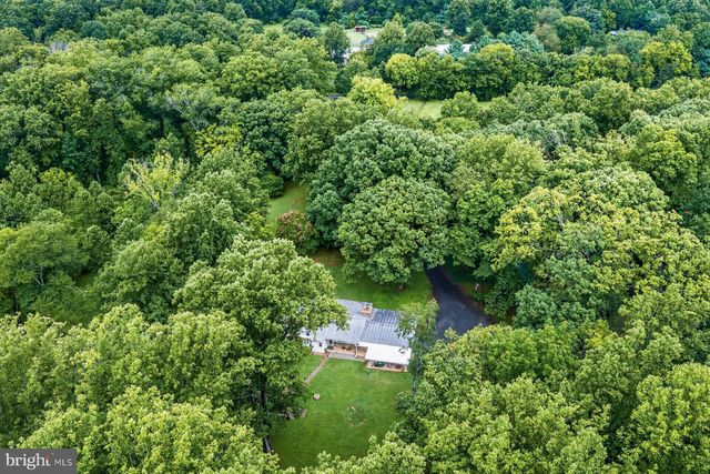 9383 ROGUES RD, Midland, VA 22728