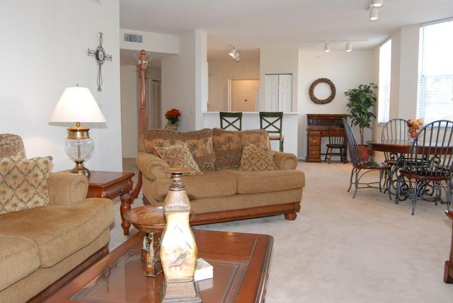 11790 St Andrews Place 201, Wellington, FL 33414