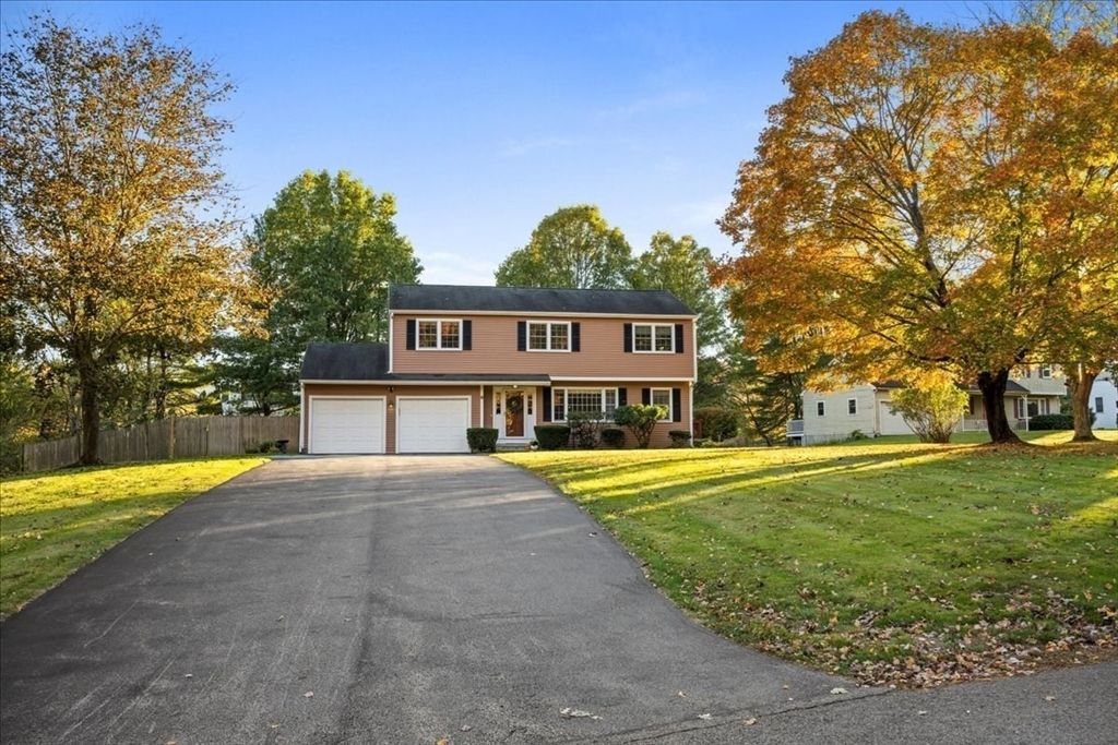 9 John Matthews Rd, Southborough, MA 01772