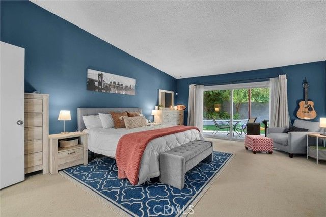 23701 Clarendon Street, Woodland Hills (los Angeles), CA 91367