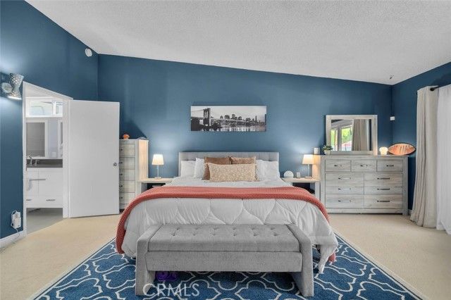 23701 Clarendon Street, Woodland Hills (los Angeles), CA 91367