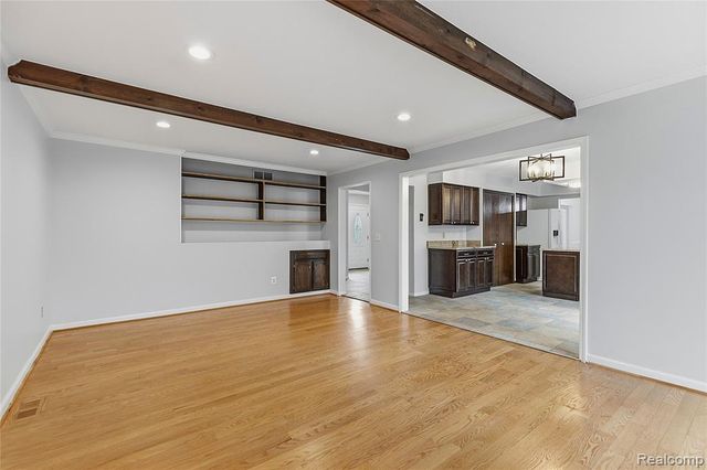 5119 Greenbriar Drive, West Bloomfield, MI 48323