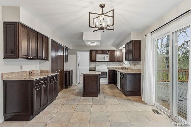 5119 Greenbriar Drive, West Bloomfield, MI 48323