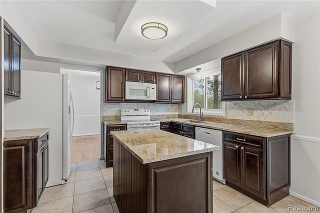 5119 Greenbriar Drive, West Bloomfield, MI 48323