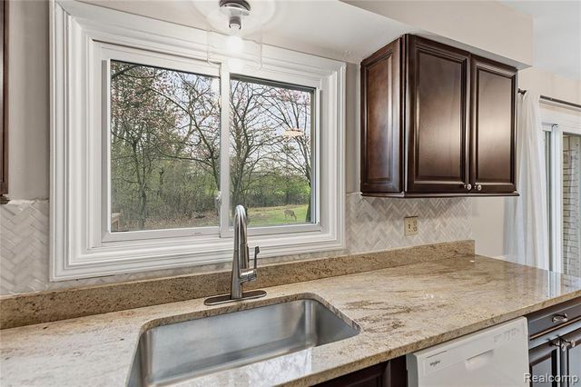 5119 Greenbriar Drive, West Bloomfield, MI 48323