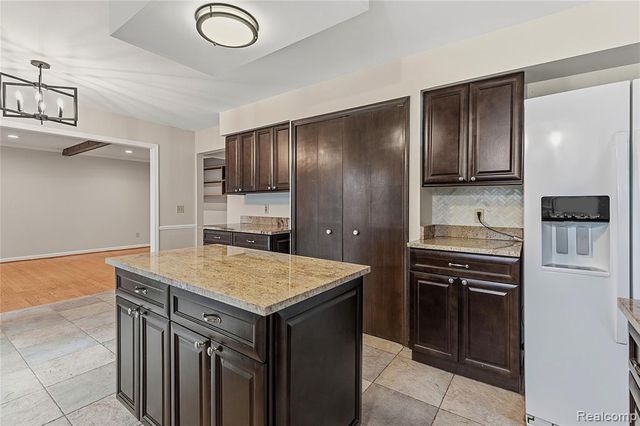 5119 Greenbriar Drive, West Bloomfield, MI 48323