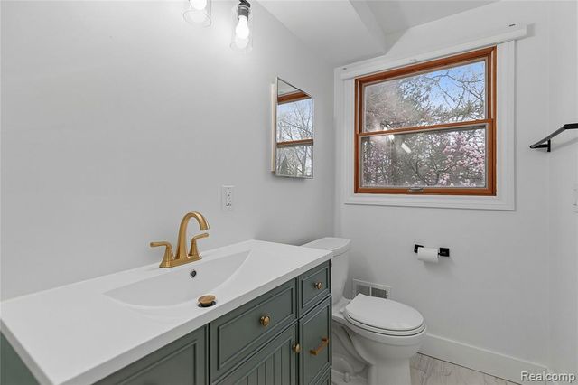5119 Greenbriar Drive, West Bloomfield, MI 48323