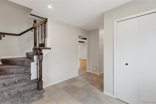5119 Greenbriar Drive, West Bloomfield, MI 48323