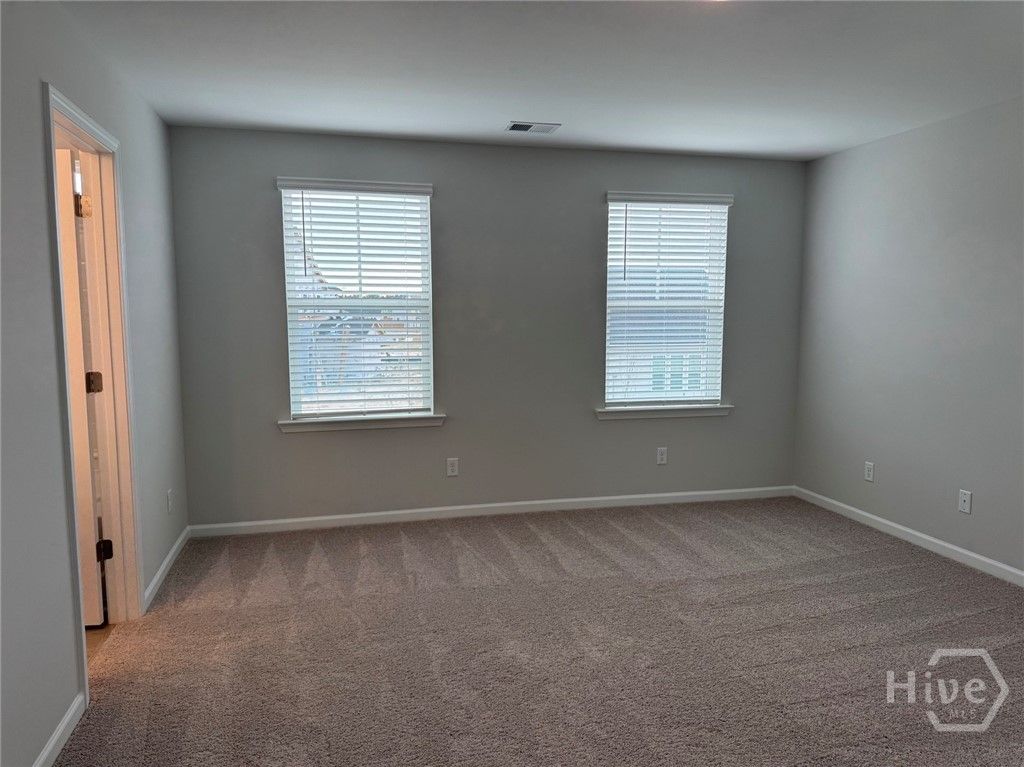 Image 10 of property listing at 105 Fenway Street, Savannah, GA 31407