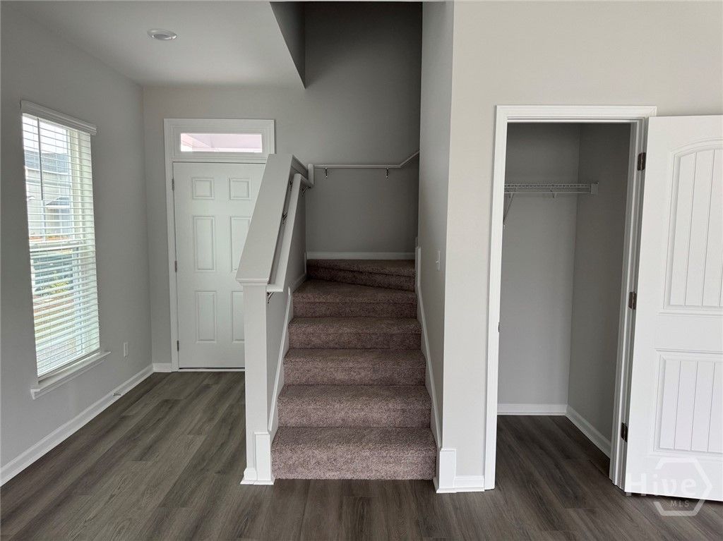 Image 12 of property listing at 105 Fenway Street, Savannah, GA 31407