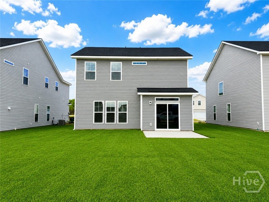 Image 2 of property listing at 105 Fenway Street, Savannah, GA 31407
