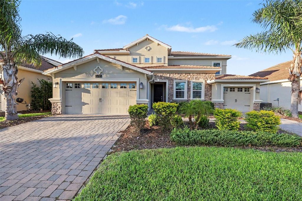 Image 1 of property listing at 8995 CROQUET COURT, Davenport, FL 33896