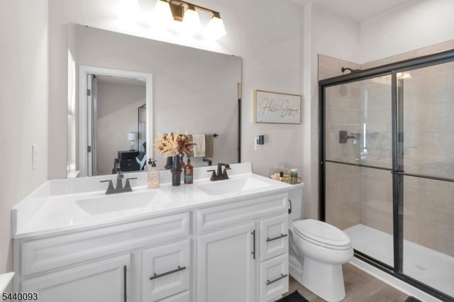 3 Saw Mill Cir, Hackettstown Town, NJ 07840