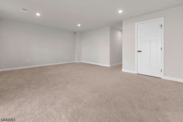 3 Saw Mill Cir, Hackettstown Town, NJ 07840