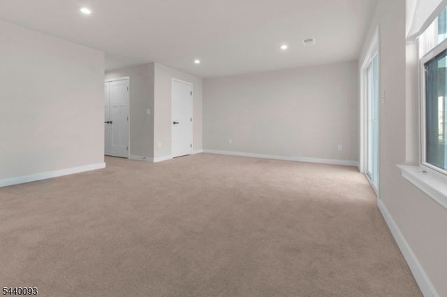 3 Saw Mill Cir, Hackettstown Town, NJ 07840