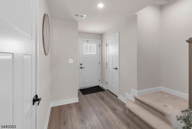 3 Saw Mill Cir, Hackettstown Town, NJ 07840