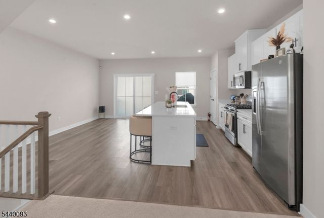 3 Saw Mill Cir, Hackettstown Town, NJ 07840