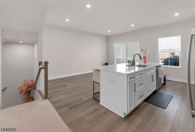 3 Saw Mill Cir, Hackettstown Town, NJ 07840